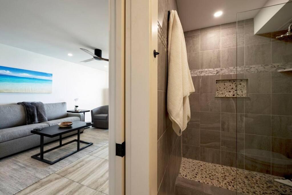 カハナHale Ono Loa 403- Top Floor, Ocean View, & Complete Modern Remodelアパートメント エクステリア 写真